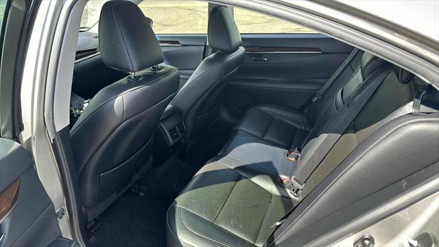 Photo of 2015 Ultra White Lexus ES 350
