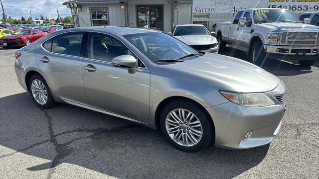 Photo of 2015 Ultra White Lexus ES 350