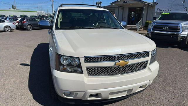 Photo of 2012 White Chevrolet Avalanche