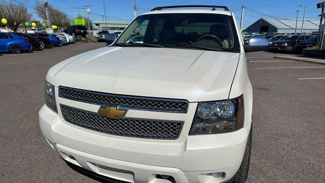 Photo of 2012 White Chevrolet Avalanche