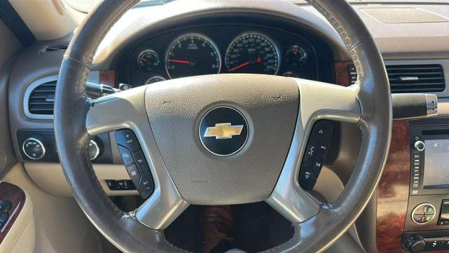 Photo of 2012 White Chevrolet Avalanche