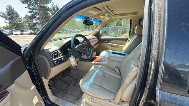 Photo of 2012 Black Chevrolet Suburban
