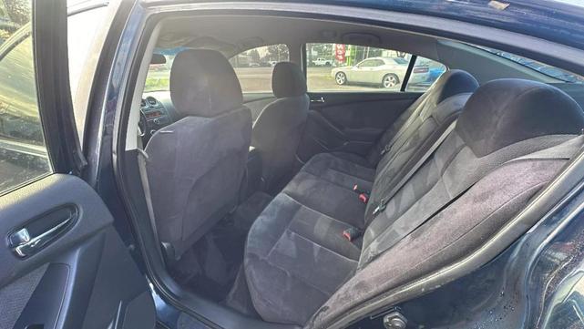Photo of 2007 Majestic Blue Nissan Altima