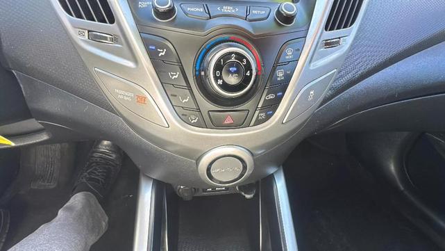 Photo of 2014 Boston Red Metallic Hyundai Veloster