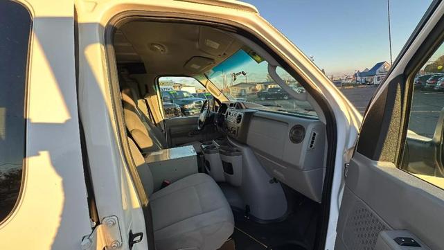 Photo of 2011 Oxford White Ford E250