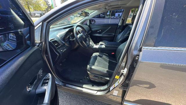 Photo of 2014 Gray Toyota Venza