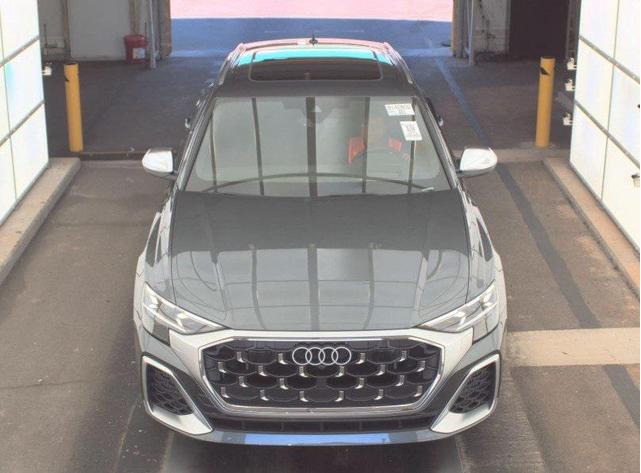 Photo of 2024 Daytona Gray Pearl Effect Audi SQ8