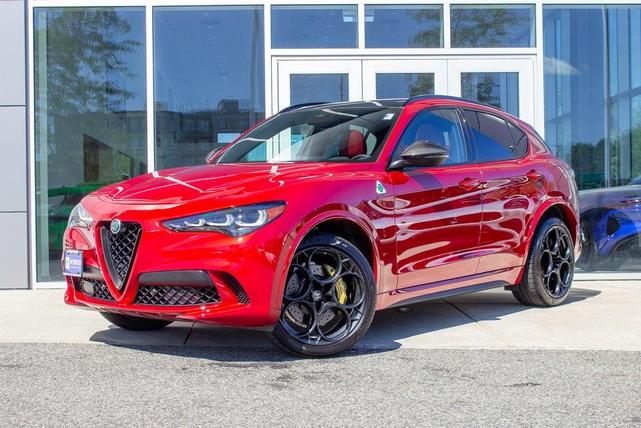 Photo of 2024 Rosso Etna Alfa Romeo Stelvio