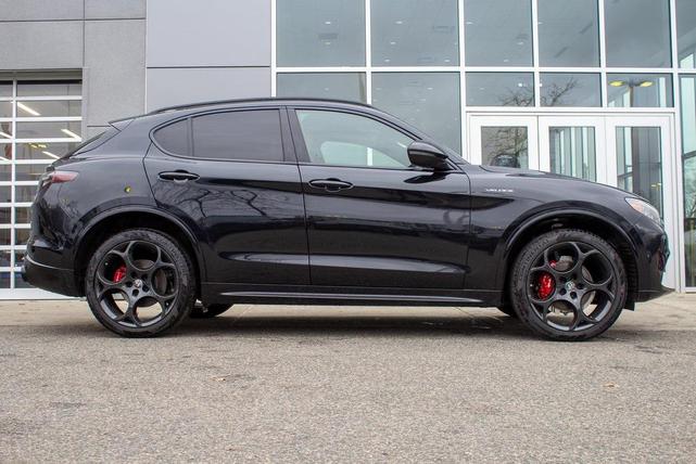 Photo of 2025 Vulcano Black Metallic Alfa Romeo Stelvio