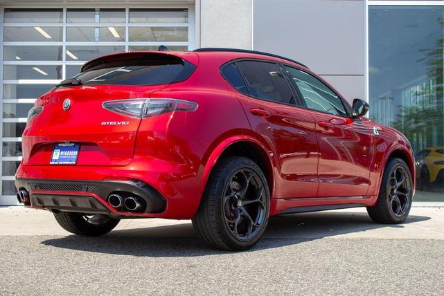 Photo of 2024 Rosso Etna Alfa Romeo Stelvio