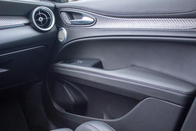 Photo of 2024 Rosso Etna Alfa Romeo Stelvio