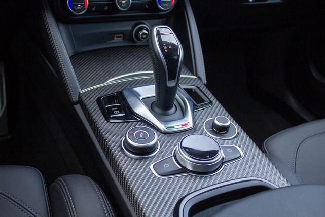Photo of 2024 Rosso Etna Alfa Romeo Stelvio