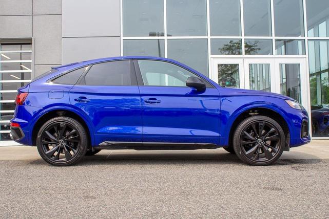 Photo of 2024 Blue Metallic Audi SQ5