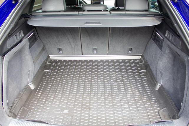 Photo of 2024 Blue Metallic Audi SQ5