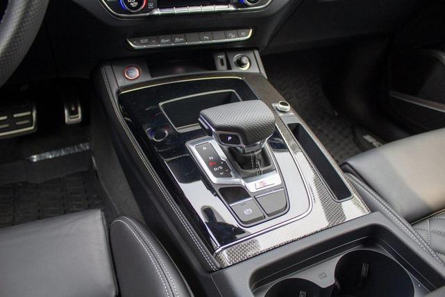 Photo of 2024 Blue Metallic Audi SQ5