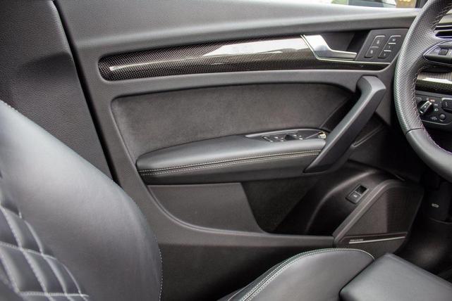 Photo of 2024 Blue Metallic Audi SQ5