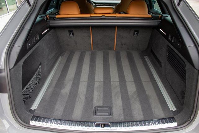 Photo of 2025 Gray Audi RS 6 Avant