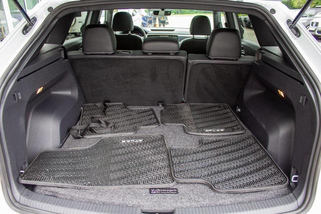 Photo of 2022 Pure White Volkswagen Atlas Cross Sport