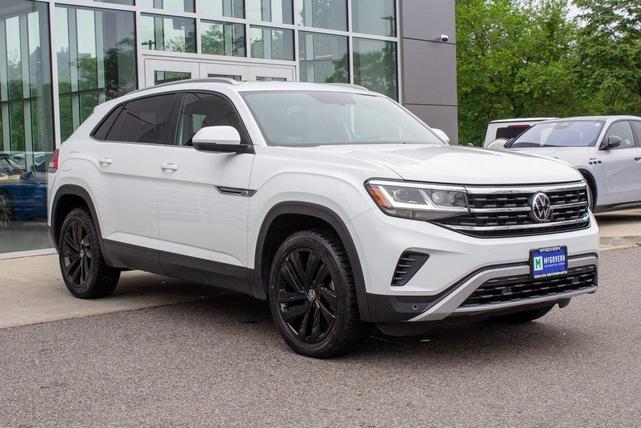 Photo of 2022 Pure White Volkswagen Atlas Cross Sport