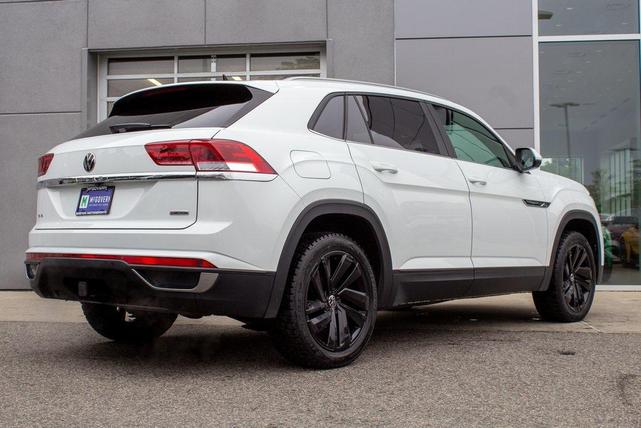 Photo of 2022 Pure White Volkswagen Atlas Cross Sport