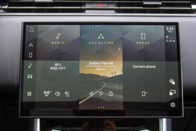 Photo of 2023 Hakuba Silver Metallic Land Rover Range Rover