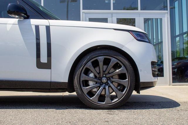 Photo of 2024 Fuji White Land Rover Range Rover