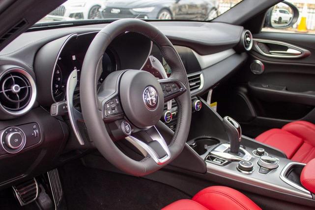 Photo of 2025 Vesuvio Gray Metallic Alfa Romeo Giulia
