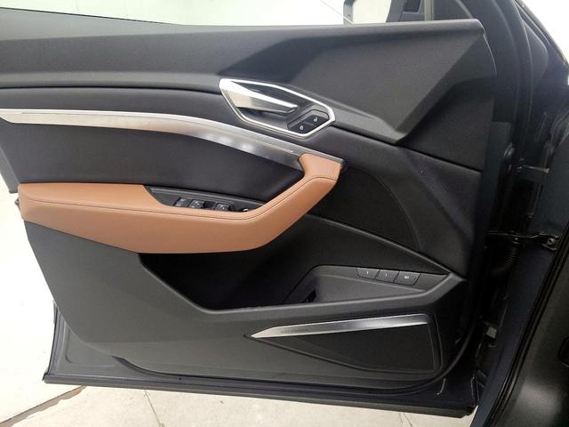 Photo of 2024 Gray Audi Q8 e-tron