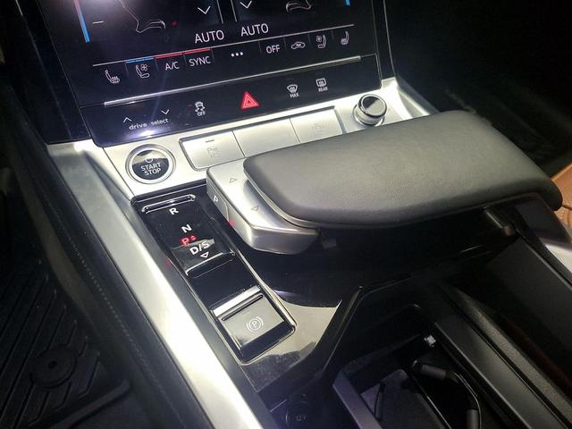 Photo of 2024 Gray Audi Q8 e-tron