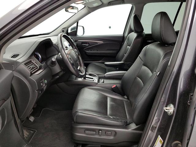 Photo of 2018 Gray Honda Ridgeline