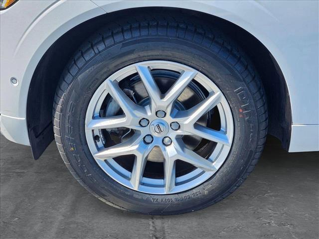 Photo of 2018 Ice White Volvo XC60