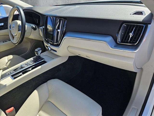 Photo of 2018 Ice White Volvo XC60