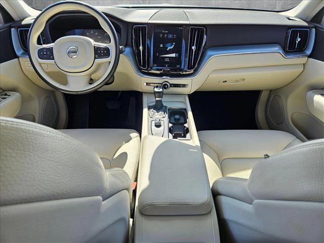 Photo of 2018 Ice White Volvo XC60