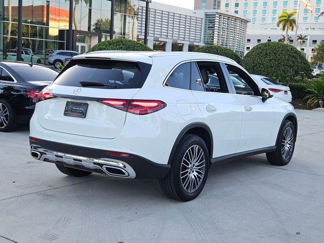 Photo of 2025 Polar White Mercedes-Benz GLC 300