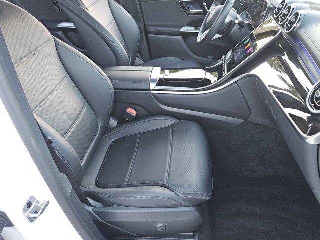 Photo of 2025 Polar White Mercedes-Benz GLC 300