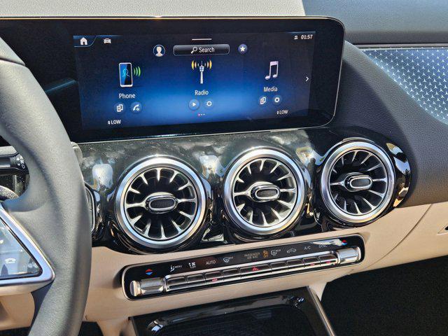 Photo of 2025 Polar White Mercedes-Benz GLA 250