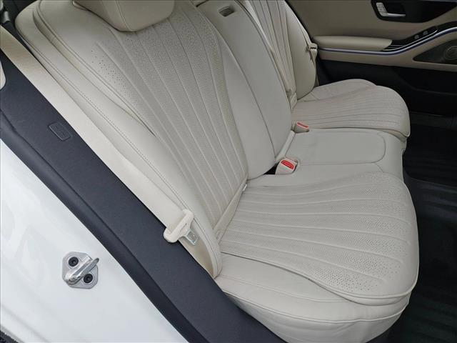 Photo of 2023 White Mercedes-Benz S-Class