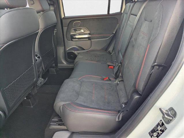 Photo of 2025 Polar White Mercedes-Benz GLB 250
