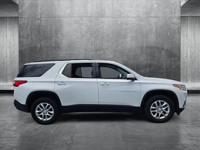 Photo of 2021 Iridescent Pearl Tricoat Chevrolet Traverse