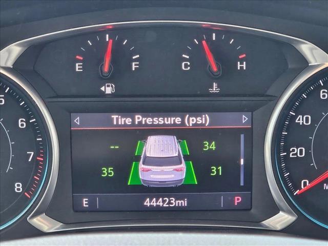 Photo of 2021 Iridescent Pearl Tricoat Chevrolet Traverse