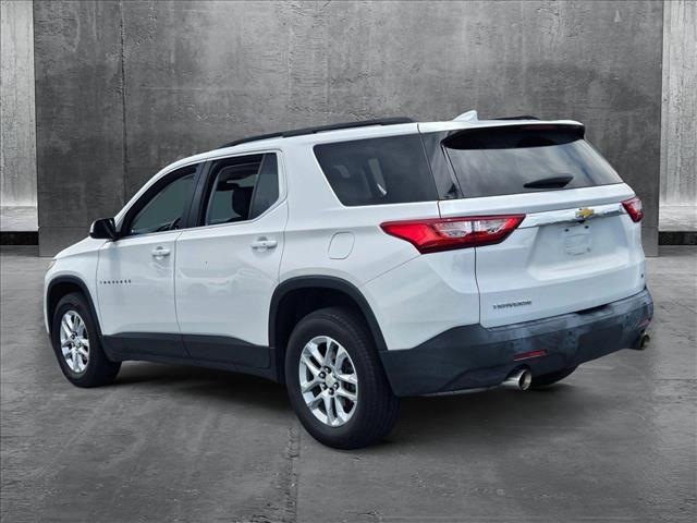 Photo of 2021 Iridescent Pearl Tricoat Chevrolet Traverse