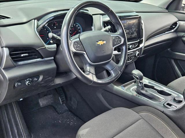 Photo of 2021 Iridescent Pearl Tricoat Chevrolet Traverse