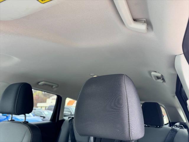 Photo of 2016 White Ford Escape