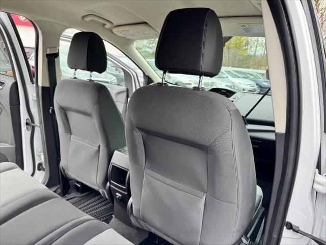 Photo of 2016 White Ford Escape