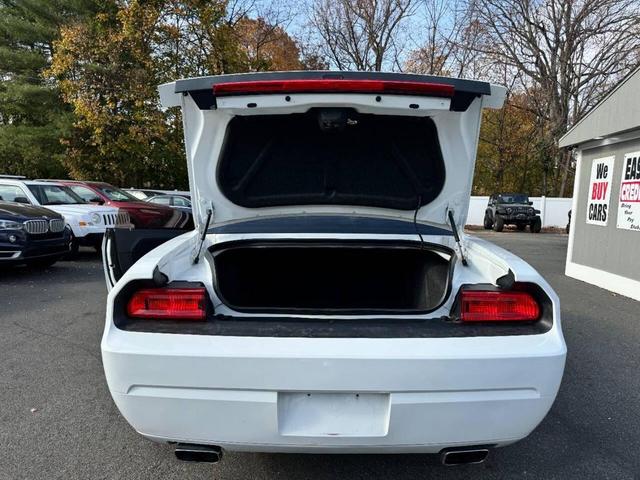 Photo of 2011 Bright White Clearcoat Dodge Challenger