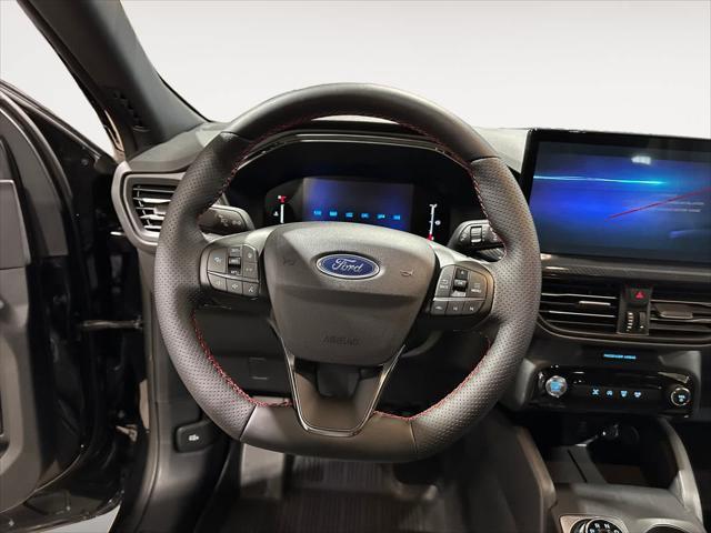 Photo of 2025 Agate Black Metallic Ford Escape