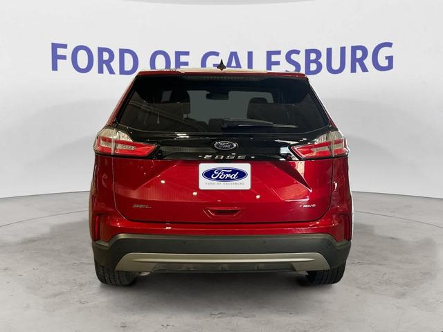 Photo of 2022 Rapid Red Metallic Tinted Clearcoat Ford Edge