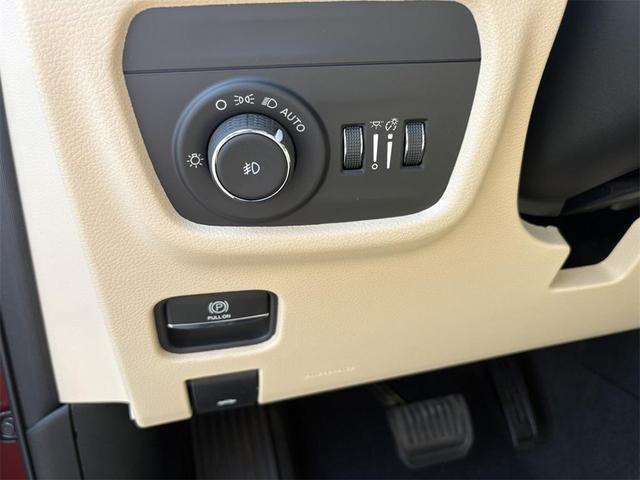 Photo of 2025 Velvet Jeep Grand Cherokee