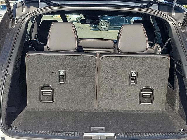 Photo of 2025 Platinum White Pearl Acura MDX