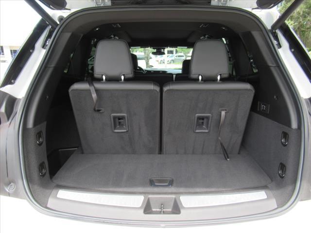 Photo of 2021 Crystal White Tri-Coat Cadillac XT6